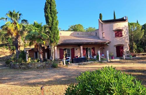 Sainte-Maxime Casa | Villa provençale avec piscine au calme