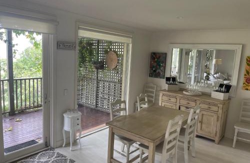 Pokolbin Villa | Villa Provincial Cypress Lakes Resort - 2 Bedrooms, 2 Private Ensuites, KING or SINGLE BEDS