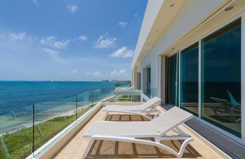 Puerto Juárez Villa | Villa Punta Sam - Beachfront Luxury Villa
