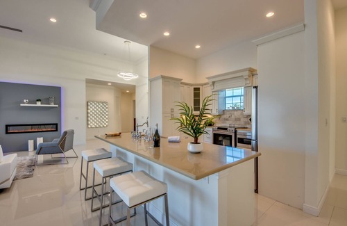 Yacht Club Villa | Villa Pure Elegance - new building on water with heated pool/spa, for boaters