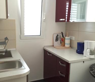Supetar Apartamento | Villa Radoš - 4 Sterne, 3 Apartments für maximal 18 Gäste