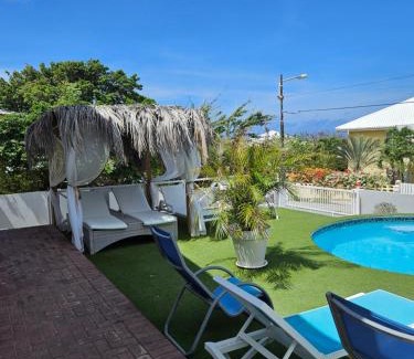 Marie Pampoen Apartamento | Villa Raven's Paradise (Rosado)