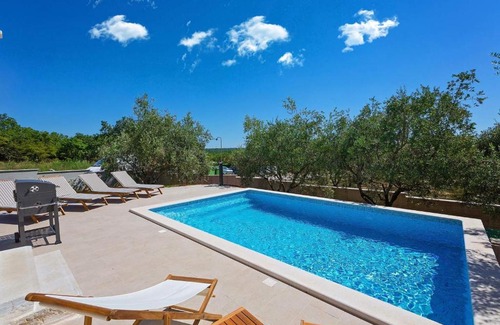 Vrvari Casa | Villa Rea