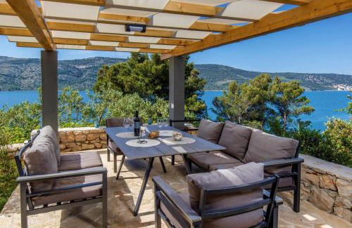 Seget Villa | Villa Regina with heated pool and sea view