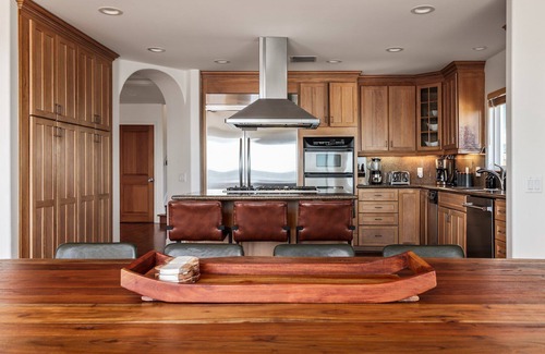 Eastern Malibu Casa | Villa Reina by Fieldtrip | Majestic Ocean-View Villa in Malibu