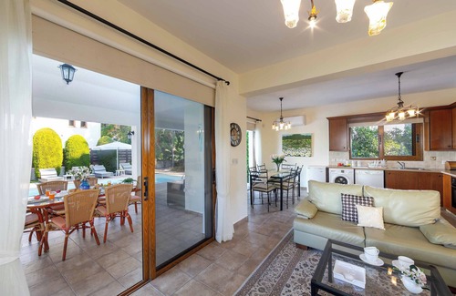 Latchi Villa | Villa Relax Latchi - Tres Habitaciones Villa, Capacidad 6