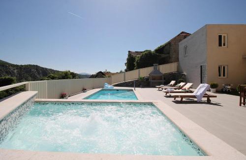 Omis Villa | VILLA REMUSIC Pool, whirlpool, Sauna,4 bedrooms, amazing landscape
