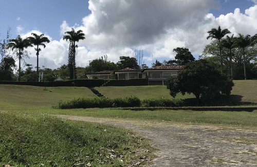 Moreno Cabaña | Alquiler de Villa, Fraternización, Evento, Fiesta, Piscina, 4qtos