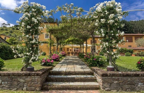 Badia Cantignano Villa | Villa rental in Lucca