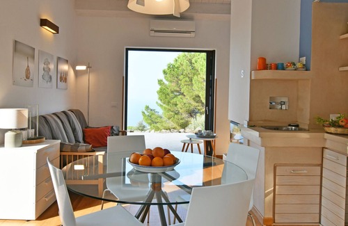 Cefalu Villa | Elegante villa con jardín mediterráneo, piscina privada y excelentes vistas al mar