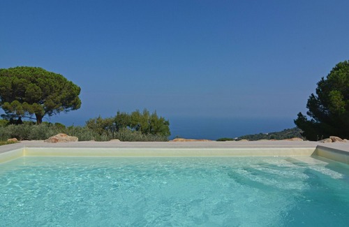 Cefalu Villa | Elegante villa con jardín mediterráneo, piscina privada y excelentes vistas al mar