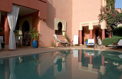 El Aggada Villa | Villa Riad. 4 dormitorios. Picina privada y estacionamiento gratis.