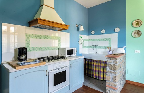 San Marcello Piteglio Otro | Villa 'Rifugio Arcobaleno' con vistas a la montaña, piscina climatizada y Wi-Fi