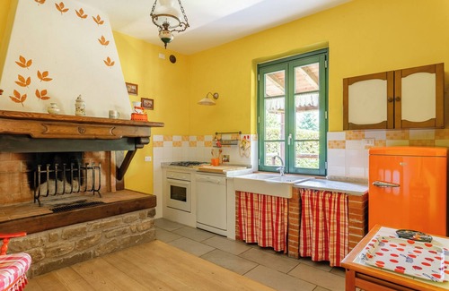 San Marcello Piteglio Otro | Villa 'Rifugio Arcobaleno' con vistas a la montaña, piscina climatizada y Wi-Fi
