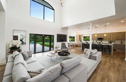 Miami Shores Casa | Villa Rio Grande 8BR Lazy River Pool + Pickleball