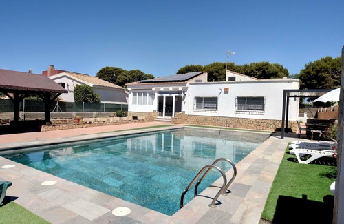 Roquetas de Mar Chalet De Esquí | Villa Rio Tajo