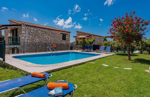 Agia Marina Villa | Villa Rizolia Enea by Villa Plus