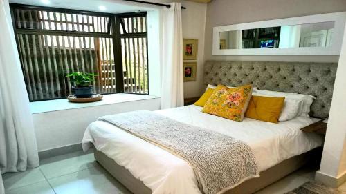 Umhlali Beach Cama Y Desayuno | Villa Roc Guesthouse - Solar Power