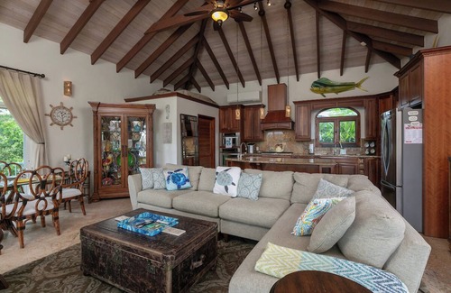 Hart Bay Villa | Villa Romance...... 4-bedroom villa with WiFi, AC in Chocolate Hole