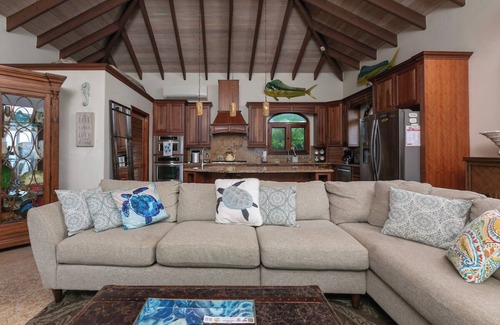 Hart Bay Villa | Villa Romance...... 4-bedroom villa with WiFi, AC in Chocolate Hole