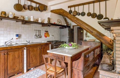 Bovara Otro | Villa Romeo - Seven Bedroom Castle, Sleeps 18