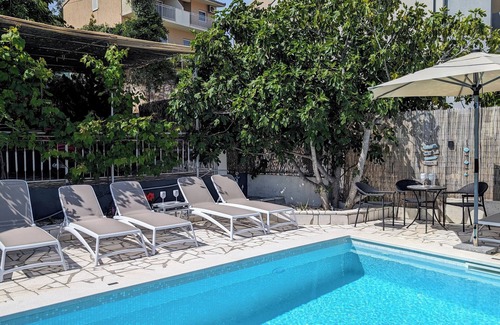 Municipality of Trogir Apartamento | Villa Rosa Apartment 1 auf Čiovo mit Pool 120m zum Meer