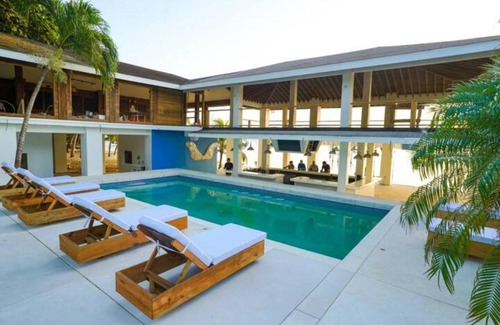 Antoneys Cay Villa | Villa Rosa - at Luna Beach Roatan