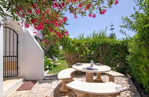 Alpouvar Villa | Villa Rose
