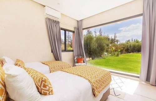 Aghouatim Hotel | Villa Rosea