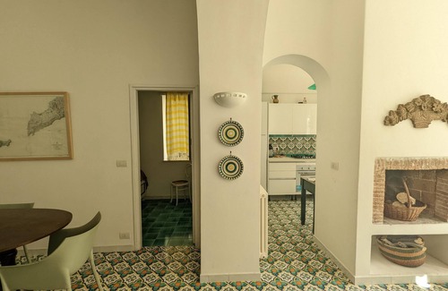 Marina Grande Villa | Villa Rosella- Bodega fenicios Pasos