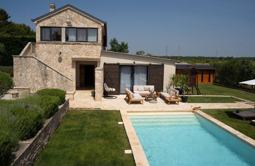 Pakostane Villa | Magnífica villa de piedra de 5 *