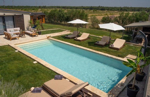Pakostane Villa | Magnífica villa de piedra de 5 *