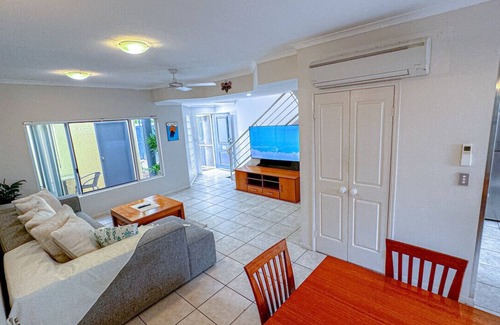 Manunda Casa | Villa Royale - Cairns City
