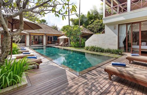 Batubelig Casa | Villa Rubina - Luxury Pool Villa in Batu Belig Next to the Beach!