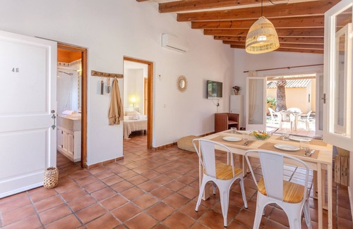 Son Xoriguer Villa | Villa 'S'Avarqueta' con piscina compartida, Wi-Fi y aire acondicionado