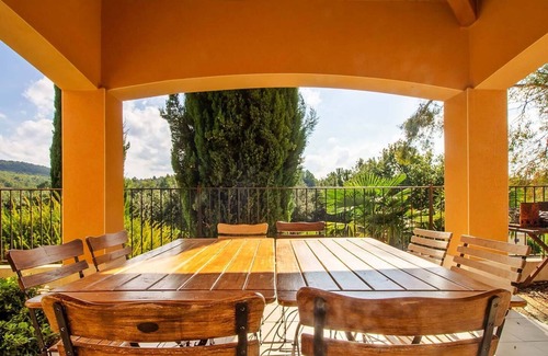 Saint-Maurice-dʼArdeche Villa | Villa-Familiar-Baño con bañera-Vista a la Piscina