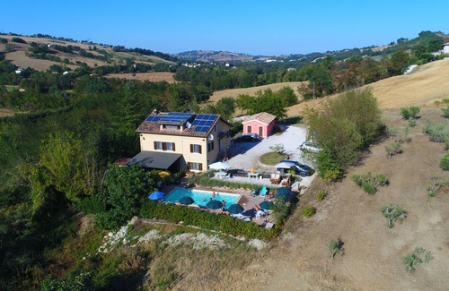 San Ginesio Casa | VILLA SABRINA casa de campo con piscina y jardín