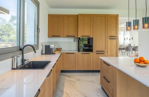 Kalamata Villa | Villa Sadova Summary: