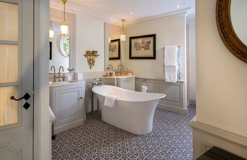 Couronne Urbaine Hotel | Villa Saint Ange