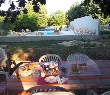 Pouzilhac Cama Y Desayuno | Villa SAINT-PRIVAT
