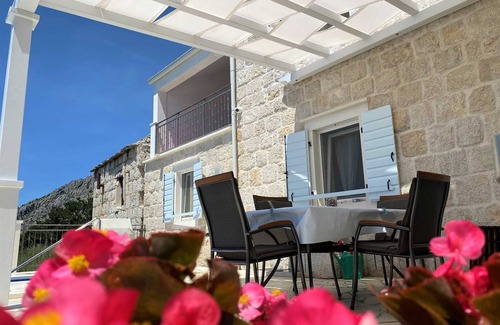 Dugi Rat Villa | Villa Salut la Mer with Infinity Pool