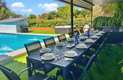 Jerez de la Frontera Villa | Villa San Patricio I Piscina Privada I Jacuzzi Spa I BBQ I PS5 I AireAc I 3000m2