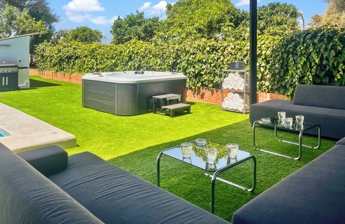 Jerez de la Frontera Villa | Villa San Patricio I Piscina Privada I Jacuzzi Spa I BBQ I PS5 I AireAc I 3000m2