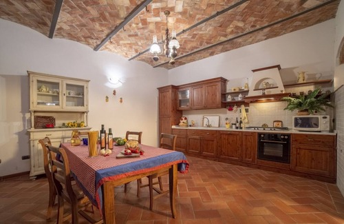 Montemurlo Villa | Hermosa casa enclavada en la campiña toscana