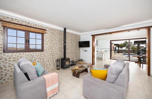 Tias Villa | Villa Santana