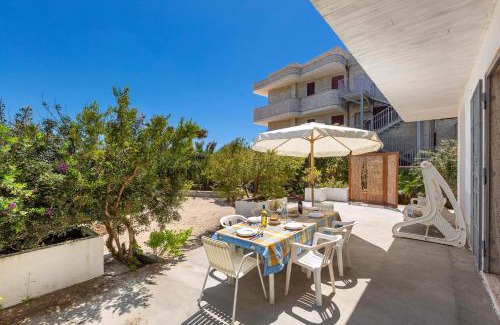 Torre Lapillo Casa | Villa Sara by BarbarHouse