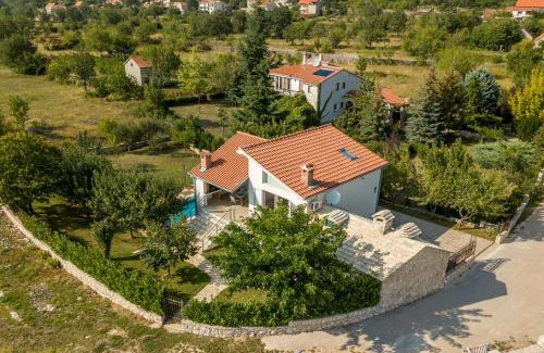 Cista Provo Casa | Villa Sara