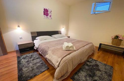 Cista Provo Casa | Villa Sara