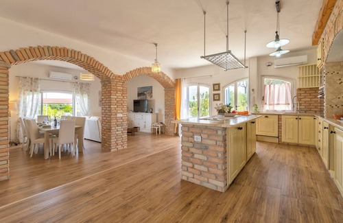 Sorso Villa | 'Villa Sara' con piscina privada, Wi-Fi y aire acondicionado