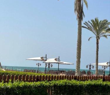 Al Arish Complejo | Villa, Sea Front View in gated community and security